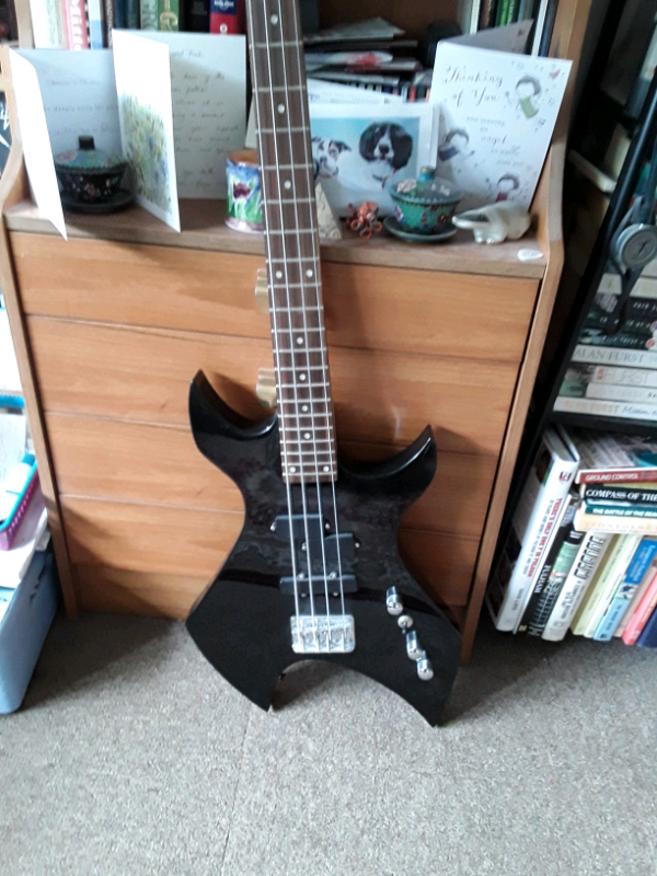 Gear for music Harlem x bass guitar in Ashtead, Surrey Gumtree