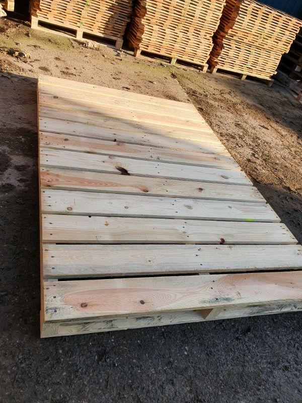 Large wood pallets 87 Inch long 58inch 20pound each in Hull, East