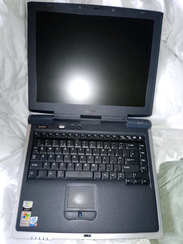 Broken old laptop for parts in Headingley, West Yorkshire Gumtree