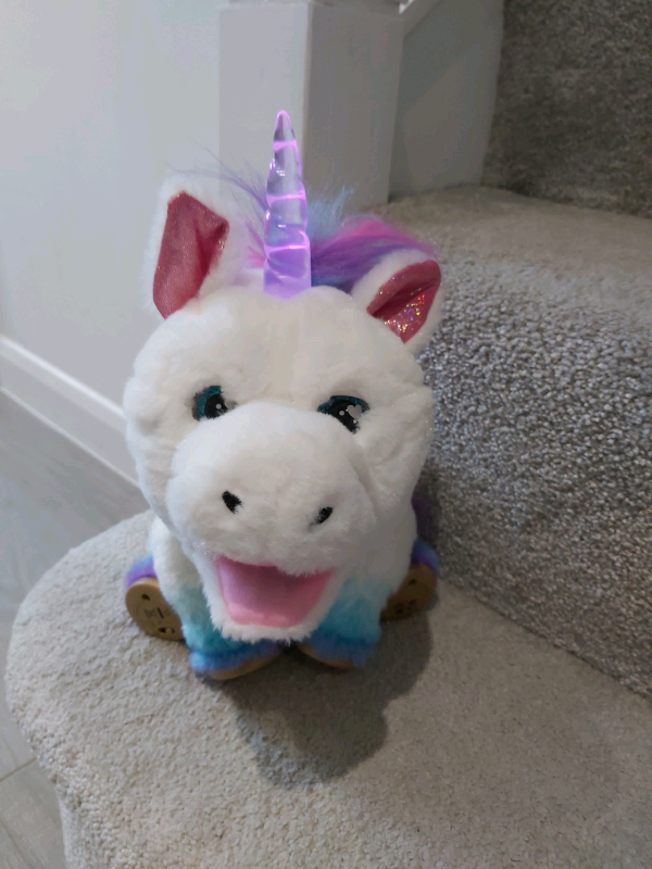 Little Live Rainglow Unicorn Vet Set In Bonnyrigg Midlothian Gumtree