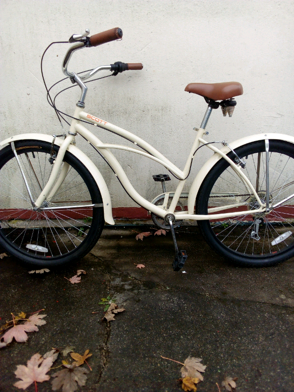UNIQUE "CALIFORNIA CRUISER" BICYCLE (VIRTUALLY NEW) in Whiteinch