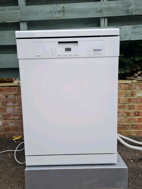 Miele g4203sc fullsize freestanding dishwasher in white in