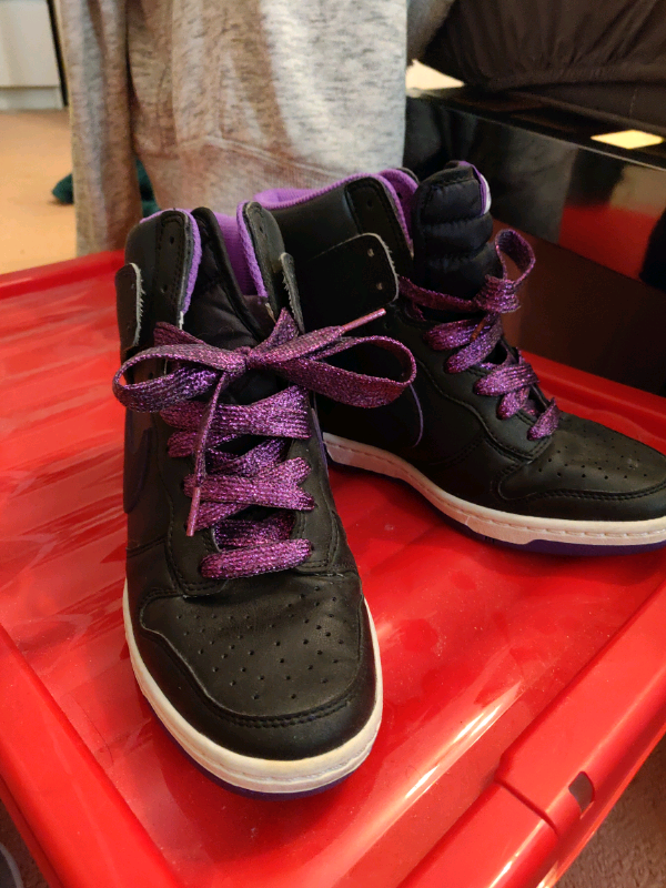 small wedge trainers