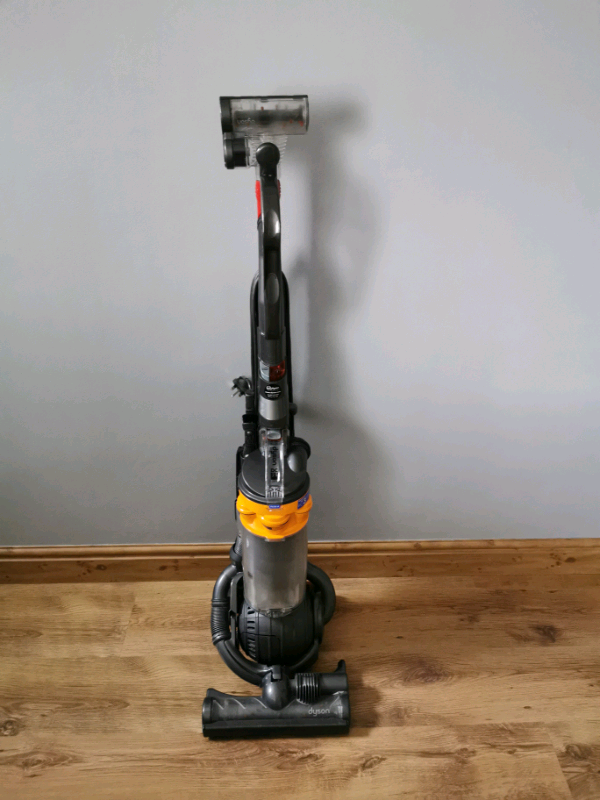 Dyson DC25 Multifloor Upright Vacuum Cleaner. in Ipswich, Suffolk