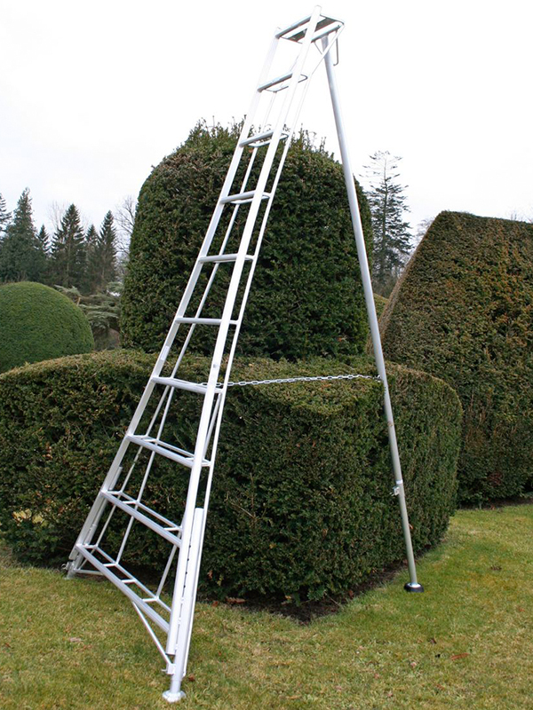 ADJUSTABLE TRIPOD LADDER 3.6M12'GREAT FOR UNEVEN GROUND,HEDGE CUTTING