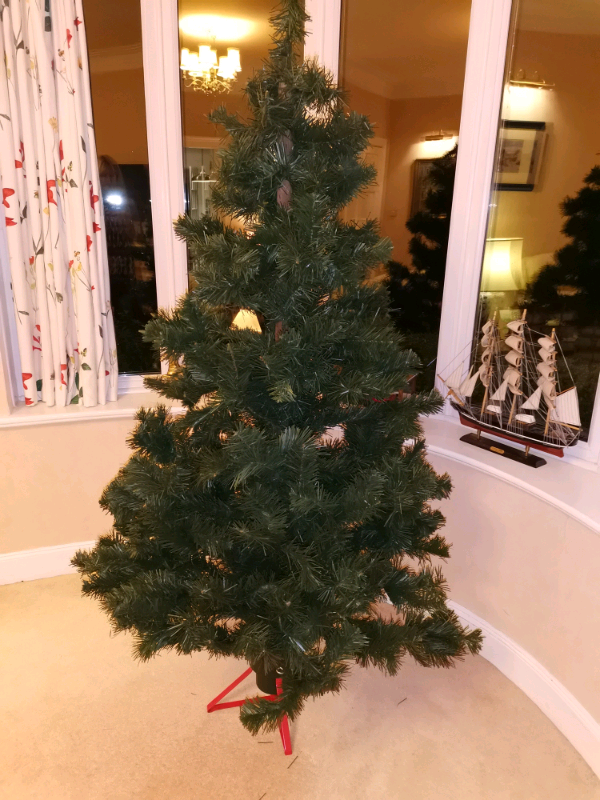 Artificial Christmas tree 5ft10 vintage in lovely condition | in