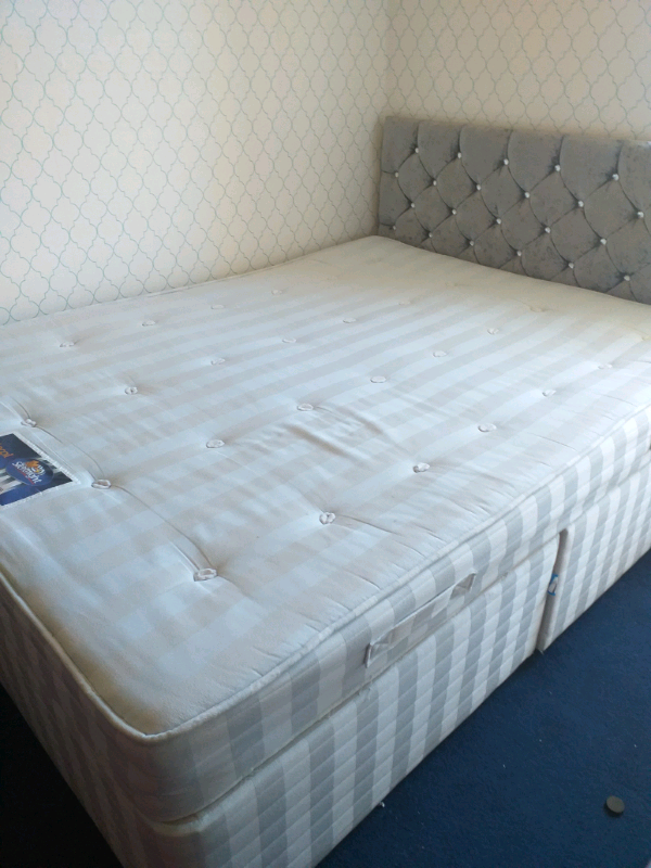 King size base and mattress in Dundee Gumtree