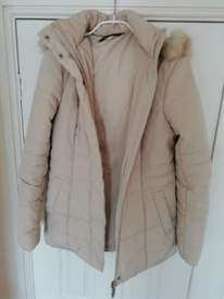 Down Puffer Jacket Cream Size M (UK10 Down Puffer Jacket Cream Size M (UK10