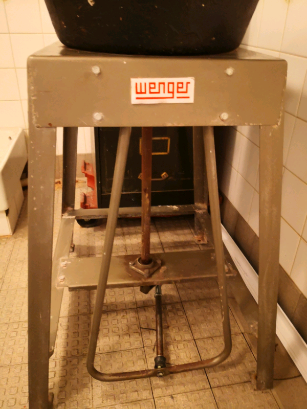 WENGER STANDING KICK POTTERS WHEEL FULLY WORKING in Greenisland