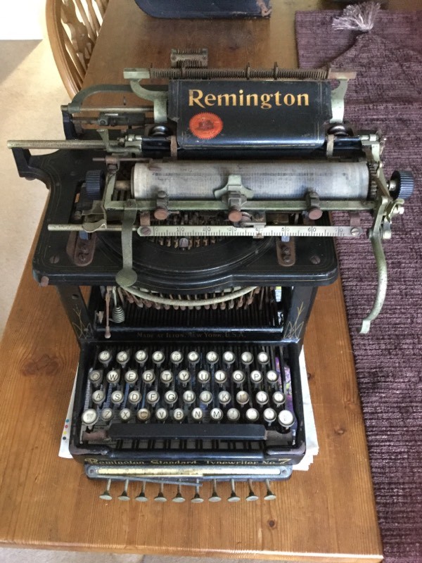 Antique late 1800s USA made Remington No7 typewriter and top case in