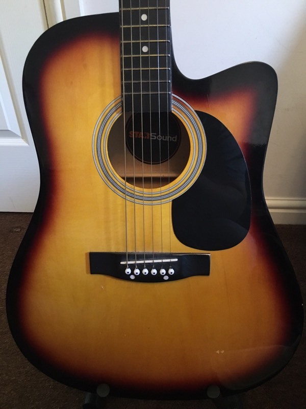 Star Sound Sunburst Full Sized Acoustic Guitar in Horbury, West