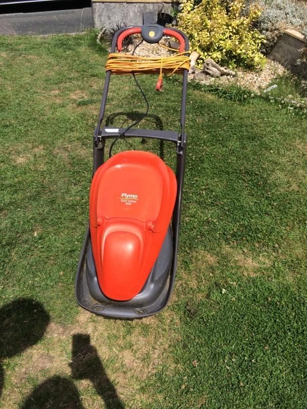 Flymo easi glide 300 in Plymouth,