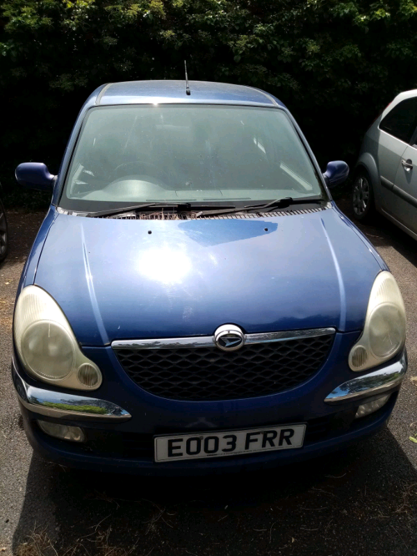 Daihatsu sirion 2003