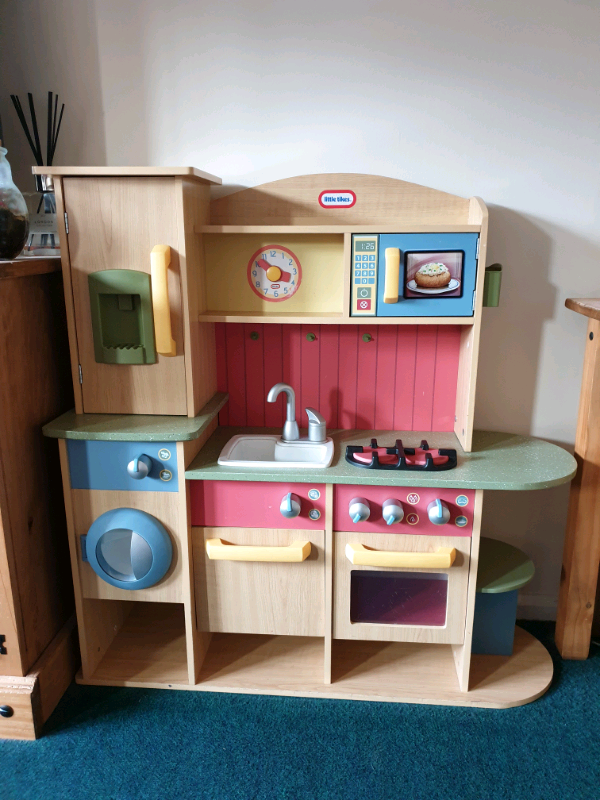 Little Tikes Play Kitchen With Sounds / Step 2 Cozy Kitchen Toys