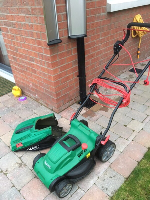 Qualcast M2EB1637M Electric Rotary Lawnmower 1600W 37cm Cut in