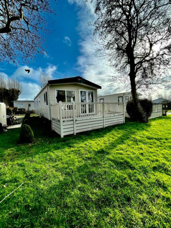 luxury second 2 bed caravan at Bunn Leisure in Selsey in Selsey, West Sussex Gumtree