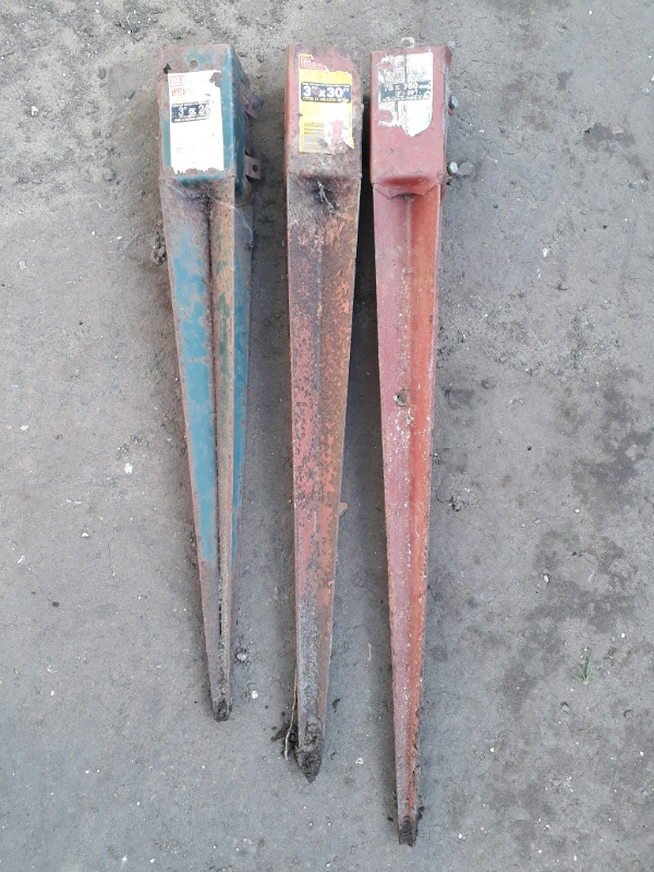 METAL POST SPIKE . FENCE SUPPORT ANCHORS . SPIKES . OXFORD in Oxford