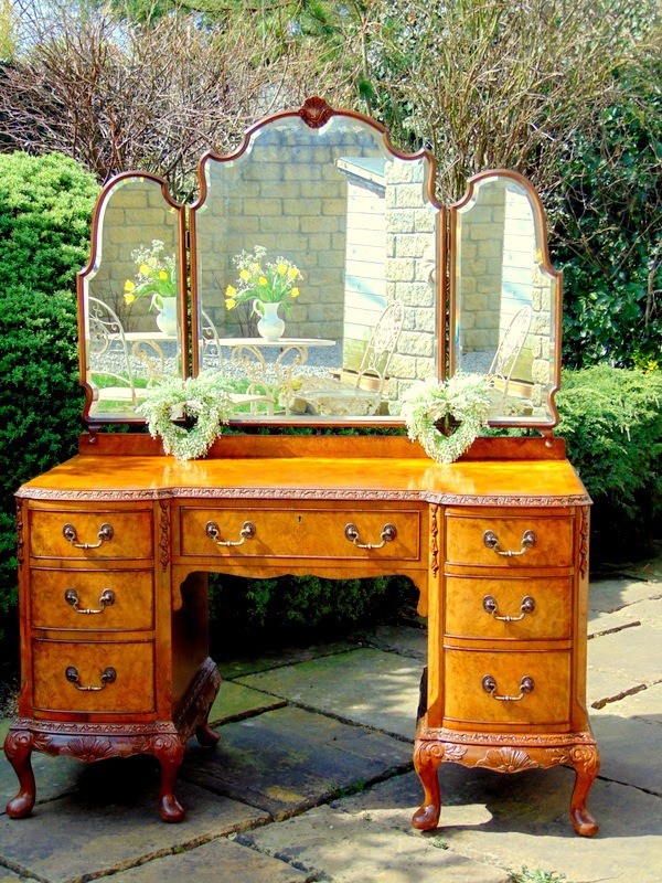 VINTAGE Dressing Table FRENCH COUNTRY Rustic with DECORATIVE Triple