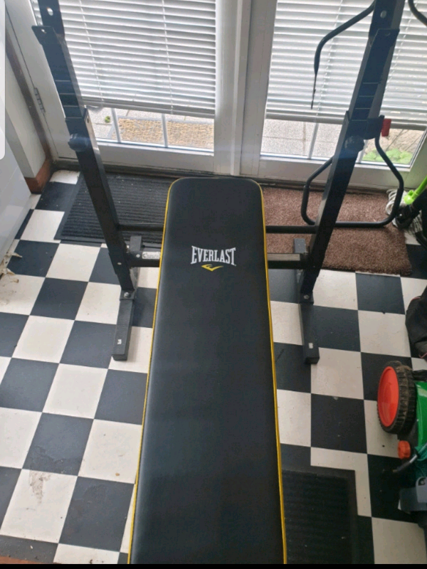 Everlast Weight Bench With Weights In Droylsden Manchester