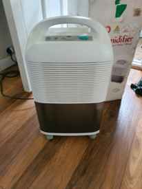 Duux Air Humidifier and Night Light Mushroom Red | in Kilburn, London | Gumtree Duux Air Humidifier and Night Light Mushroom Red | in Kilburn, London | Gumtree