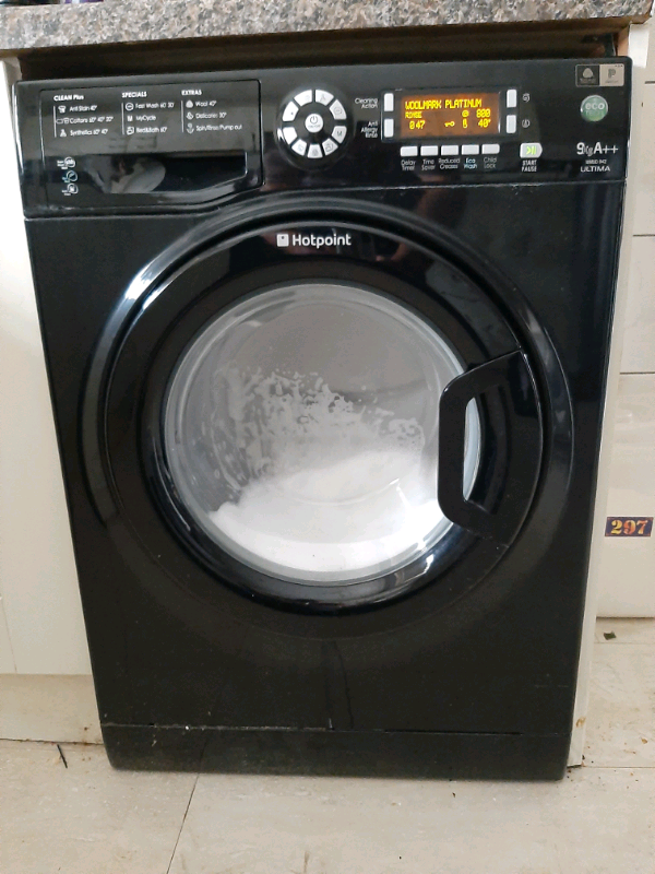 Black 9kg Hotpoint Washing Machine in Belfast City Centre, Belfast