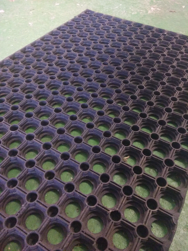 80cm By 50cm Thick Industrial Rubber Matting In Newport Gumtree