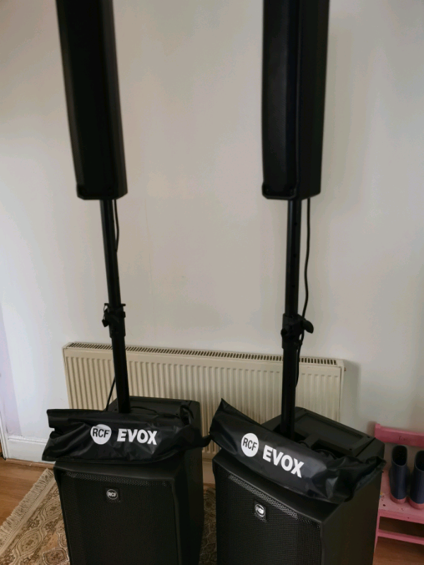 pair RCF Evox J8 Active 2way array DJ speakers in Colchester, Essex