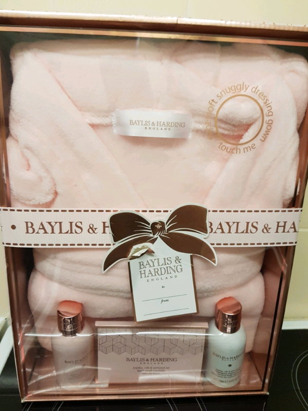 Baylis & Harding robe gift set in Syston, Leicestershire Gumtree