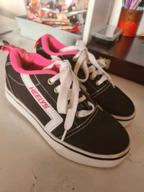 Girls heelys 