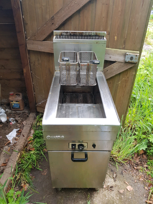 Mareno gas deep commercial fryer 2 basket catering in Perth, Perth