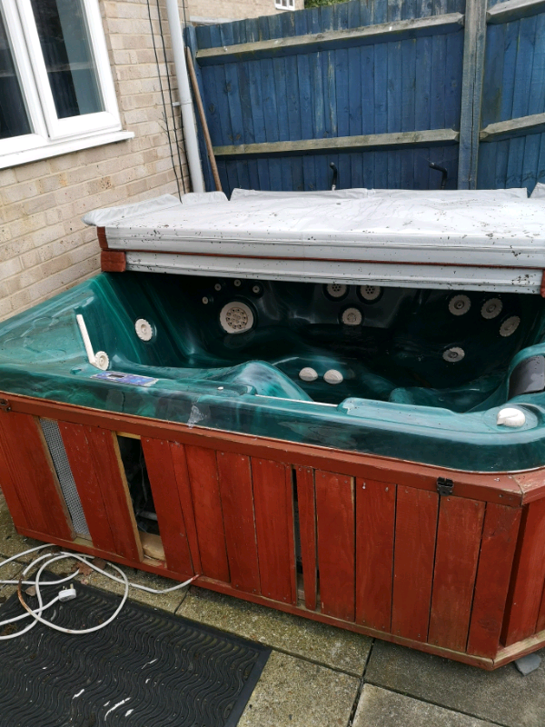 Wooden hot tub hampshire 