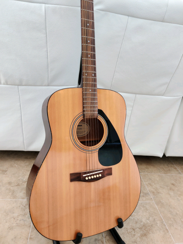 Yamaha 6string fullsize acoustic guitar in Woking, Surrey Gumtree