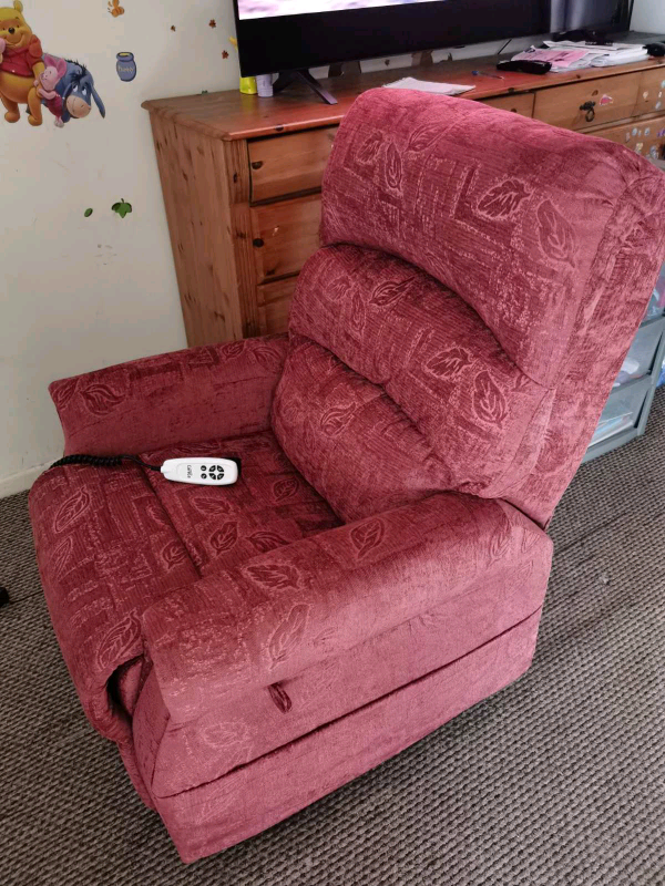 CareCo electric rise and recline chair with dual motor, can be deliver