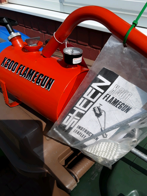 PARAFFIN WEED BURNER COMES WITH HEATSHEILD PRICKER AND SOAKPAD in