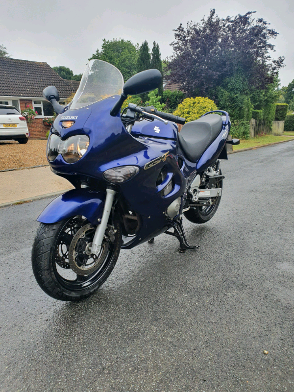 Suzuki gsx 750f katana