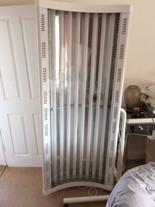 Philips 8 Tube Full Body Solarium / Sunbed HB554 in Coventry, West