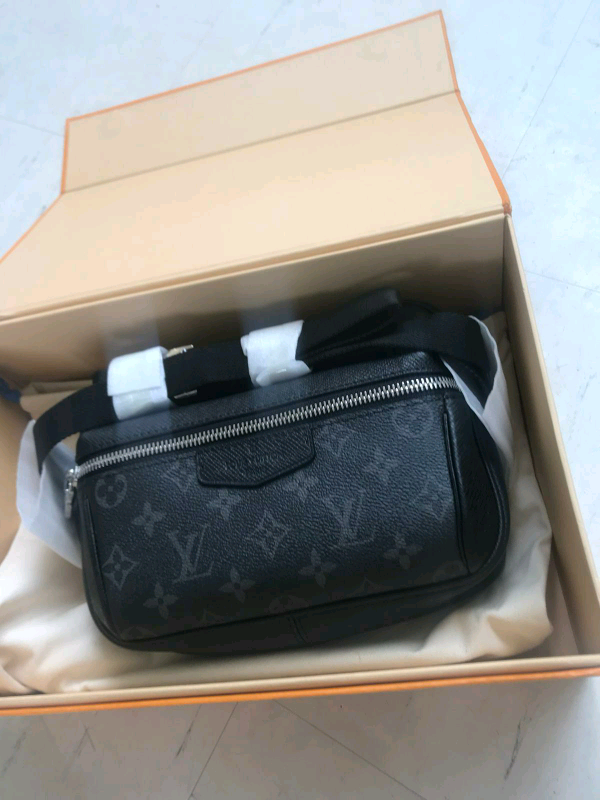 LV LOUIS VUITTON CROSSBODY MENS MESSENGER BAG | in Wimbledon, London | Gumtree