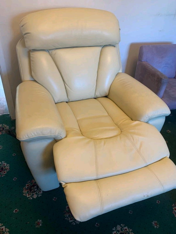 Cream Leather Electric recliner and riser chair in Widnes, Cheshire