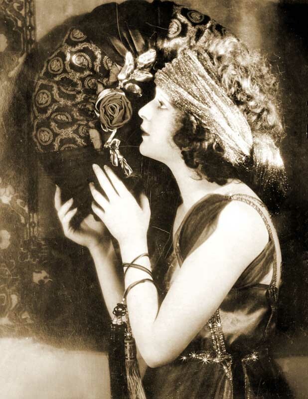 1920's Silent Film Actress Marguerite de la Motte Old Photo 8.5