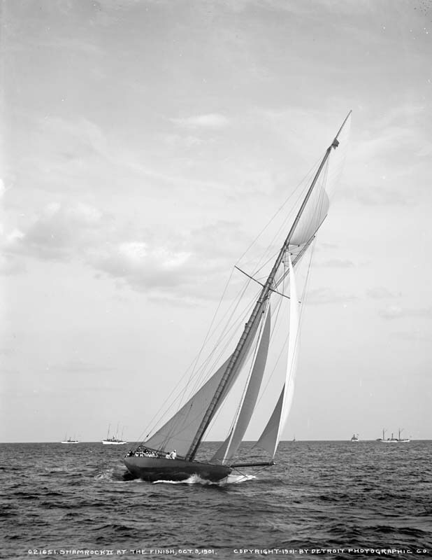 1901 Shamrock II at Finish of America's Cup Race Old Photo 8.5" x 11" Reprint