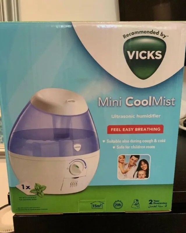 Vicks Mini CoolMist Ultrasonic Humidifier + 3 vapor pads x7 in