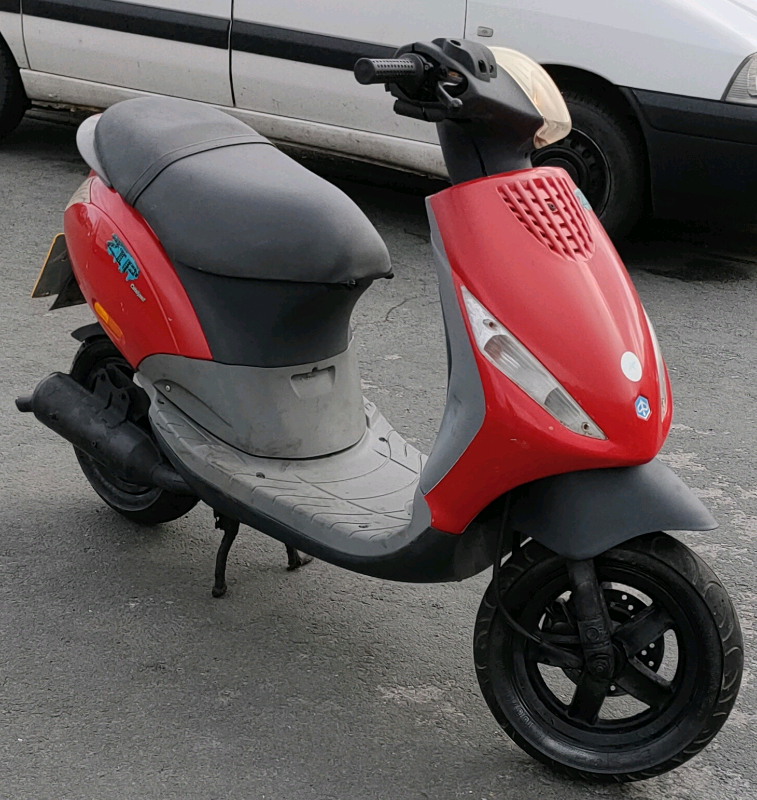 X reg (2000) Piaggio zip 2 stroke 50cc full MOT low miles in Wakefield, West Yorkshire Gumtree