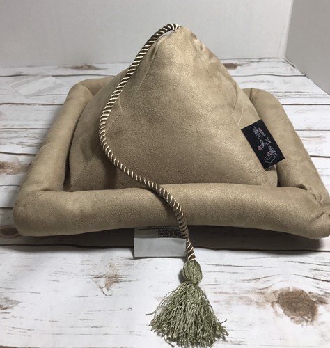 Hog Wild Peeramid Reading Pillow Taupe