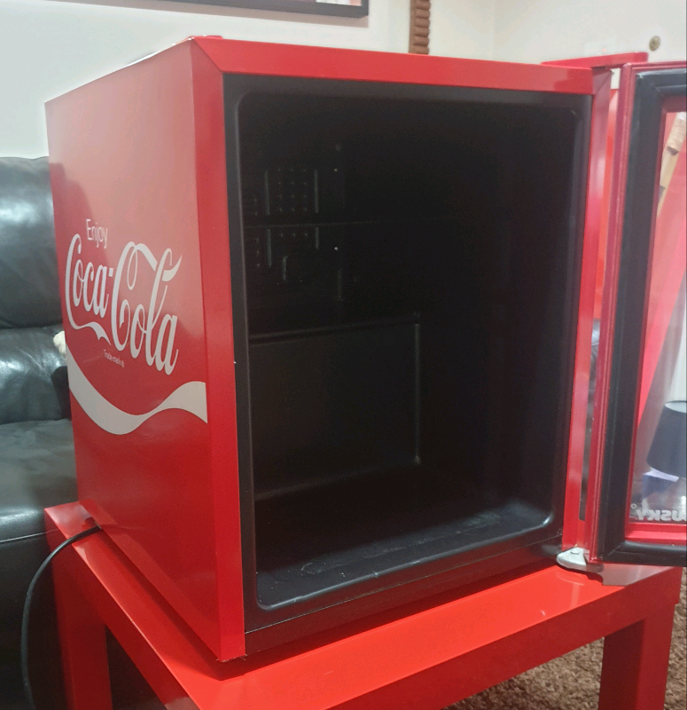 Husky Coca Cola 48L Table Top Mini Beer Fridge With Glass Door Red