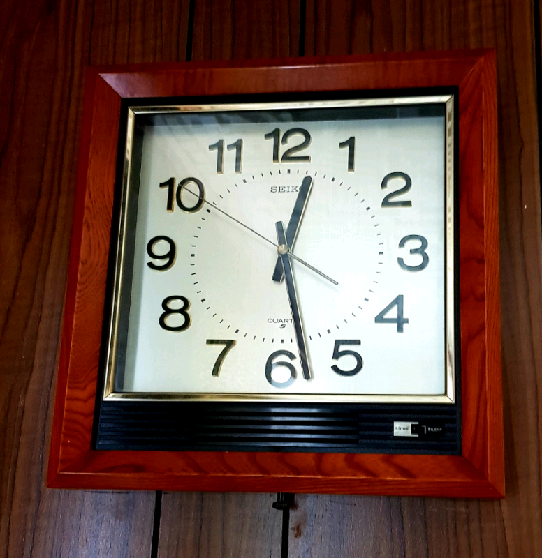 Wall mounted clock in Hull, East Yorkshire Gumtree