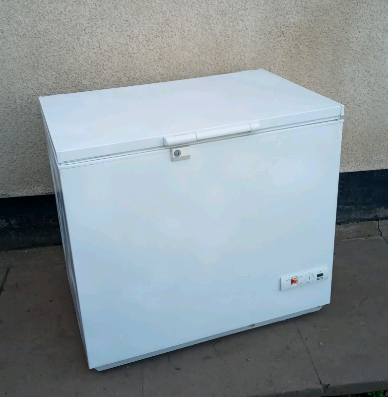 LARGE CHEST FREEZER FRIGOR,185 litres*DELIVERY AVAILABLE * in