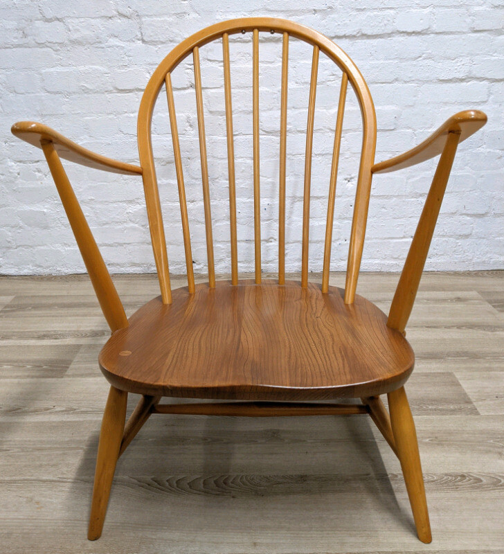 Ercol Windsor Armchair (DELIVERY AVAILABLE) in Royal Mile, Edinburgh
