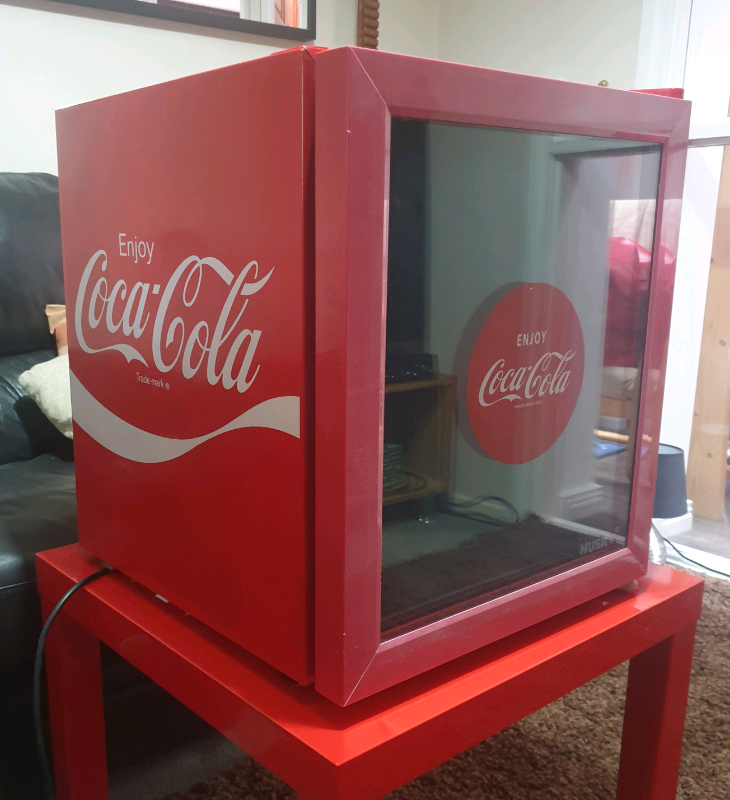 Husky Coca Cola 48L Table Top Mini Beer Fridge With Glass Door Red
