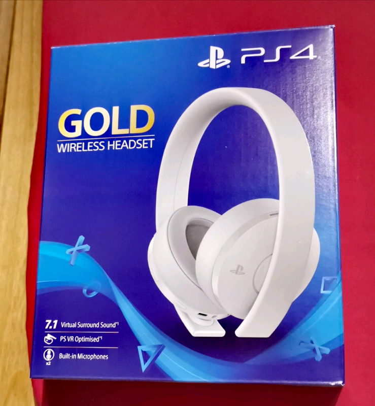 PS4 GOLD WIRELESS HEADSET WHITE EDITION in Portadown, County Armagh
