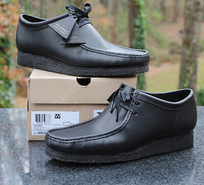 All black best sale wallabees